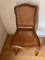 6 antike Stühle