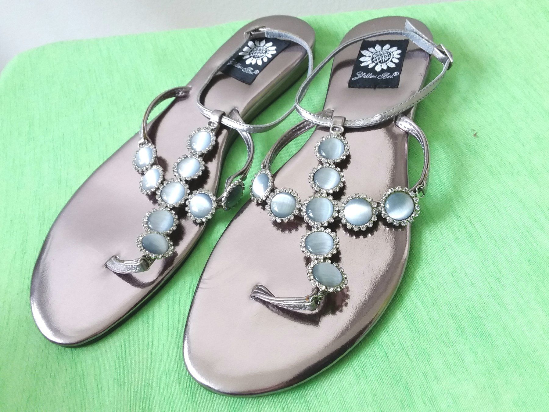 Scarpe da donna: NEUE Elegante Flipflops mit Strass – Nuovo (secondo la descrizione) da Uitikon Waldegg venduto da Risibisi7 1