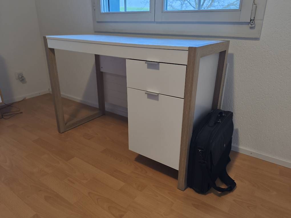 Scrivanie: Kinder Bürotisch – Usato da Nebikon venduto da Travis8 4