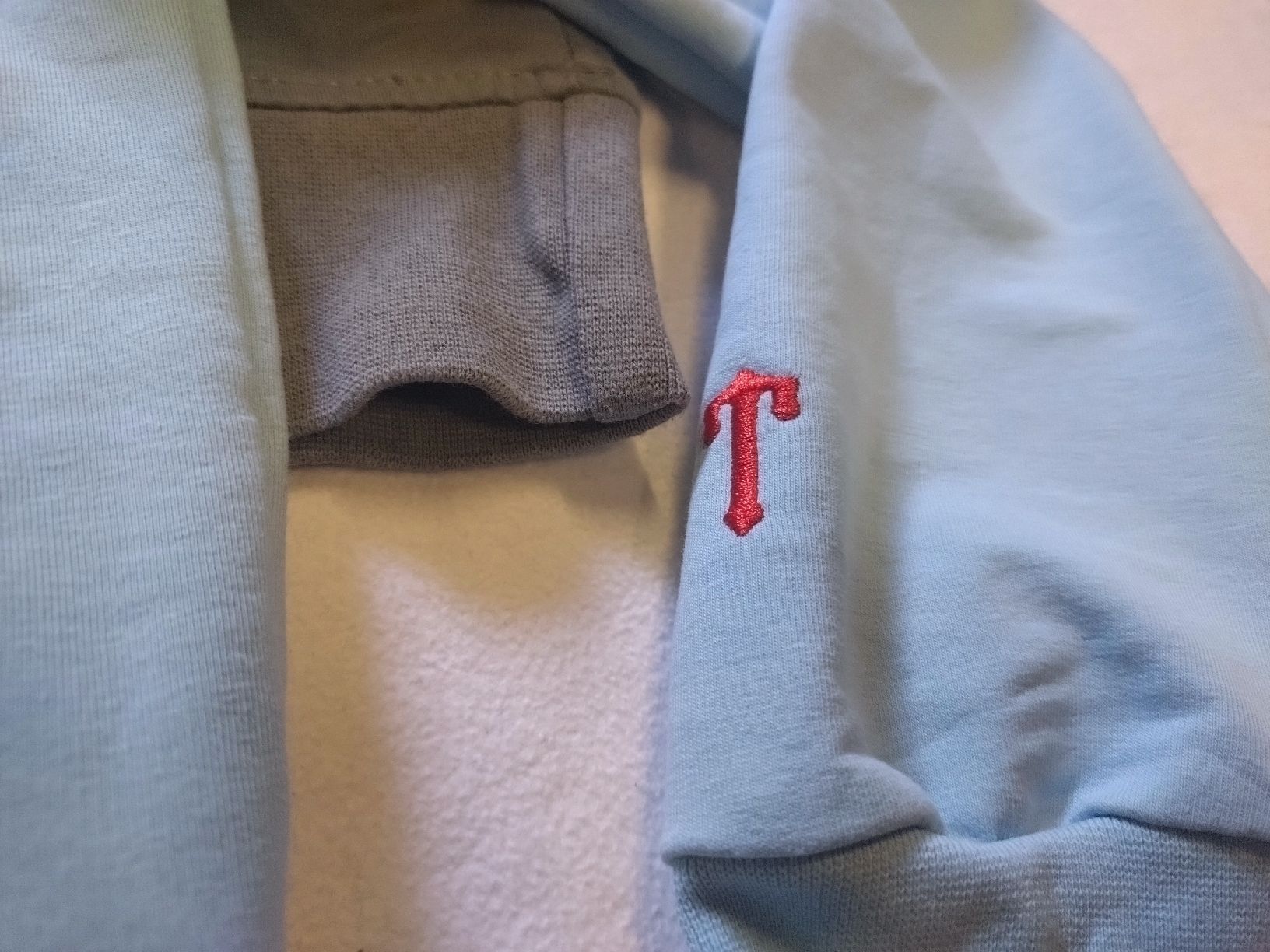 Trapstar Maglioni & Felpe: 2x Crewneck Trapstar S TBE  – Usato da Farvagny-le-Grand venduto da LaCaverne 2