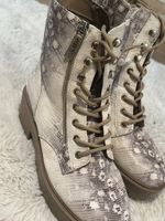 Stiefeletten Guess Schlangenmuster beige Grösse 38 neuwertig