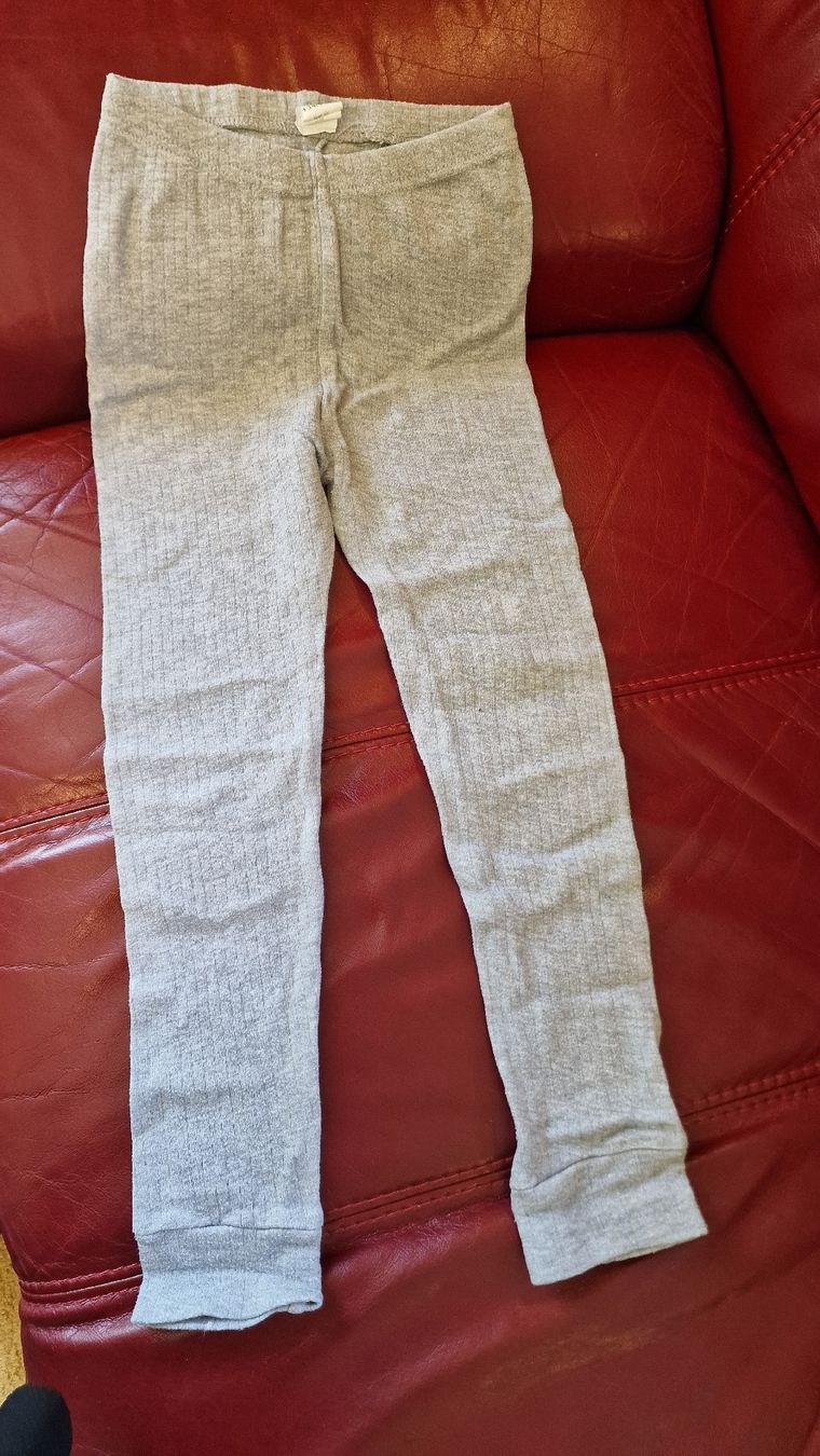 Lotti & Set di vestiti: Mädchenkleider Herbst 134/140 – Usato da Sachseln venduto da Norantima 4