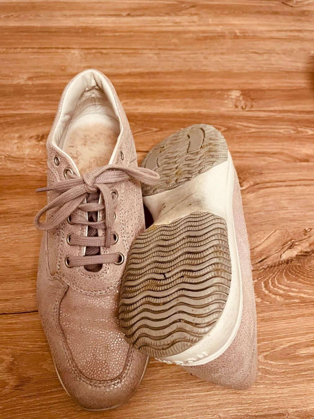 Hogan Scarpe da donna: Schöne  Hogan Sneakers Gr. 36.5 – Usato da Uetikon am See venduto da Mici_Ki 2