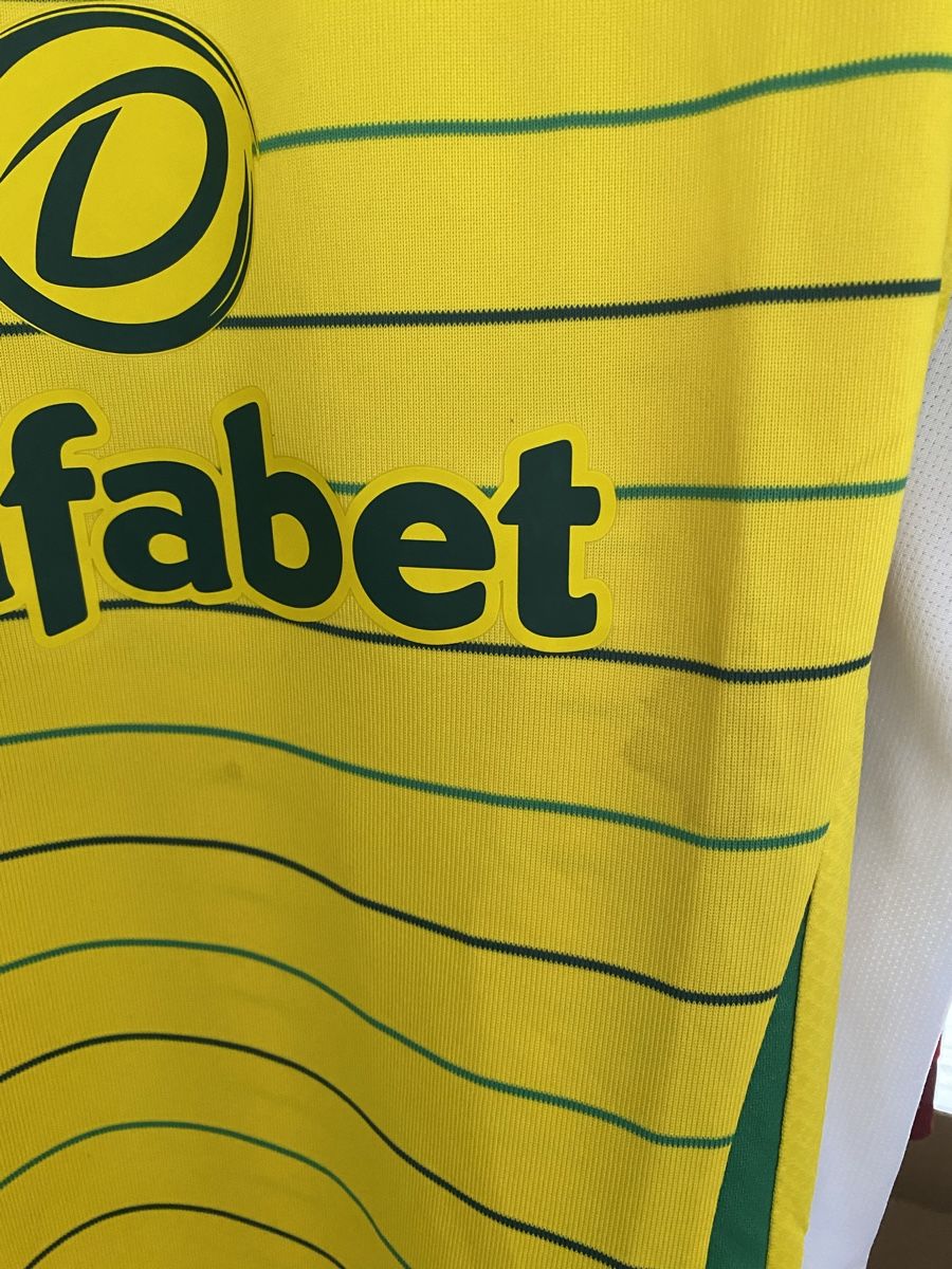 Adidas Leibchen & Hosen: Original et neuf - Maillot Celtic Taille S – Neu und originalverpackt aus Rossemaison von Carduelis 4