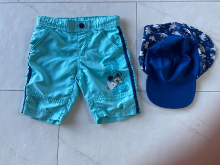 Badeshorts Grösse 92 und Sonnenhut mit UV-Schutz 60