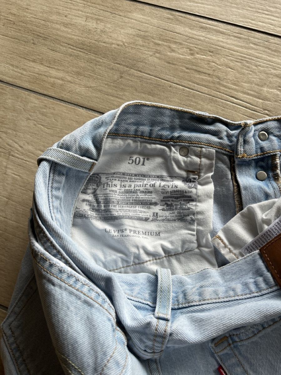 Jeans: Levi's 501 Shorts hellblau Grösse W28 – Gebraucht aus Marin-Epagnier von Pastankl 2