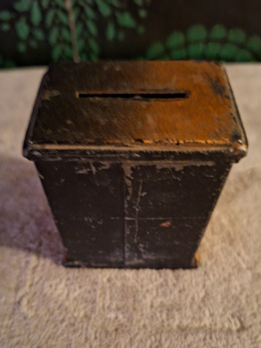 Case e mobili per bambole: Antiker Puppenstubenmöbel Tresor oder Spardose Metall – Usato da Otelfingen venduto da silver-moon 2