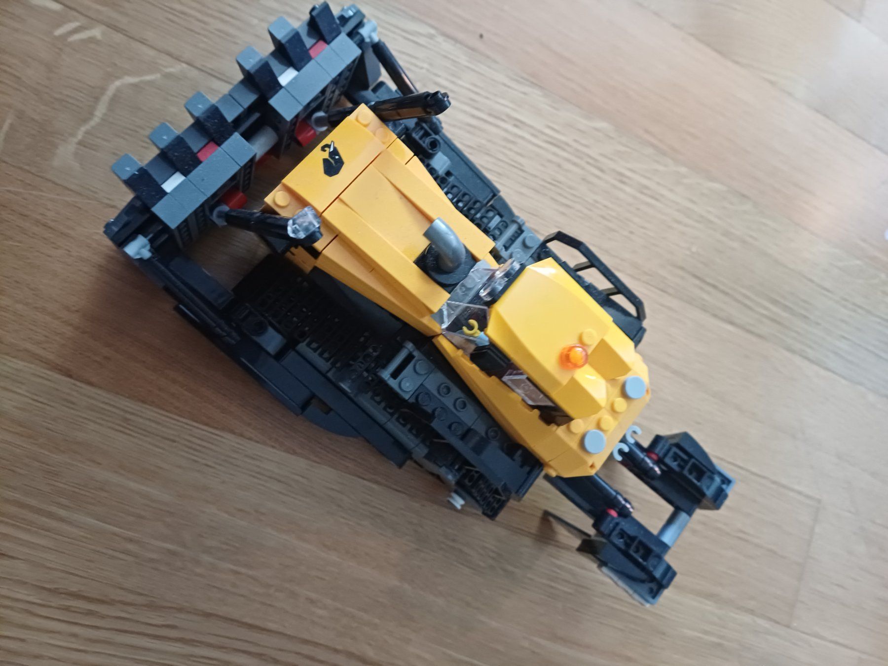 Lego Kit di costruzioni: LEGO Gelber Bulldozer mit Frontlader – Usato da Fällanden venduto da Dverkaufen 1
