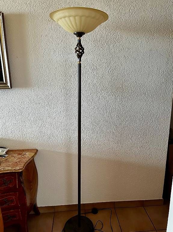 Lampade: Ständerlampe Eisen und Glas – Usato da Hinwil venduto da vibi55