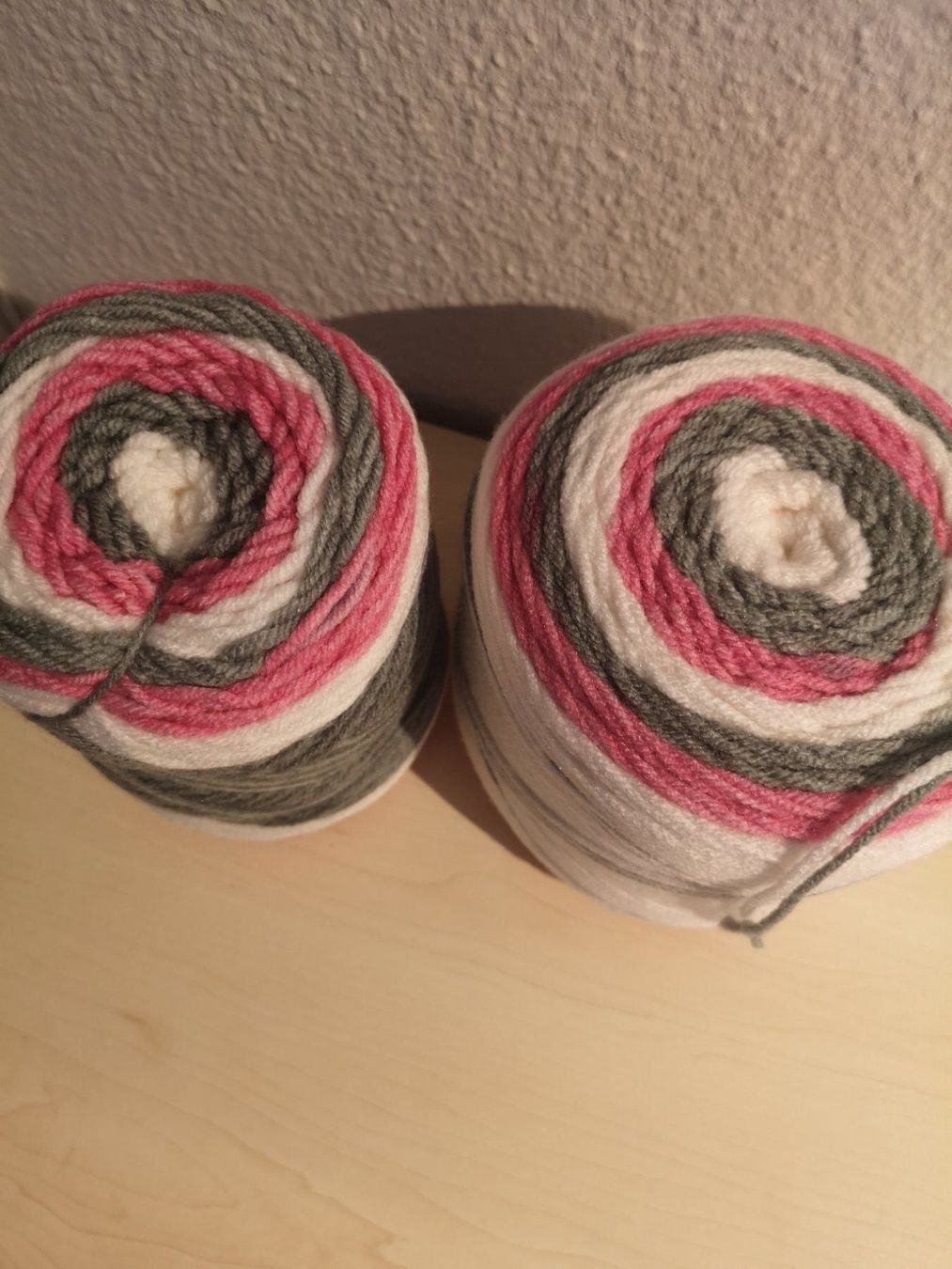 Lana: 2x  550g 100%Acrylic Garn – Nuovo (secondo la descrizione) da Frenkendorf venduto da DORU1 4