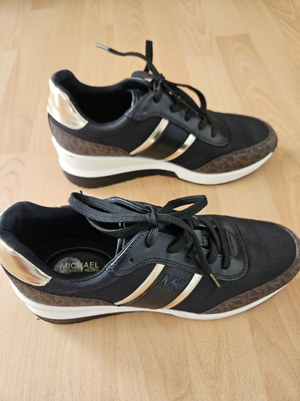 Michael Kors Chaussures femmes: Michael Kors Sneaker, Grösse 40 – D'occasion à St. Gallen par Rebiili 1