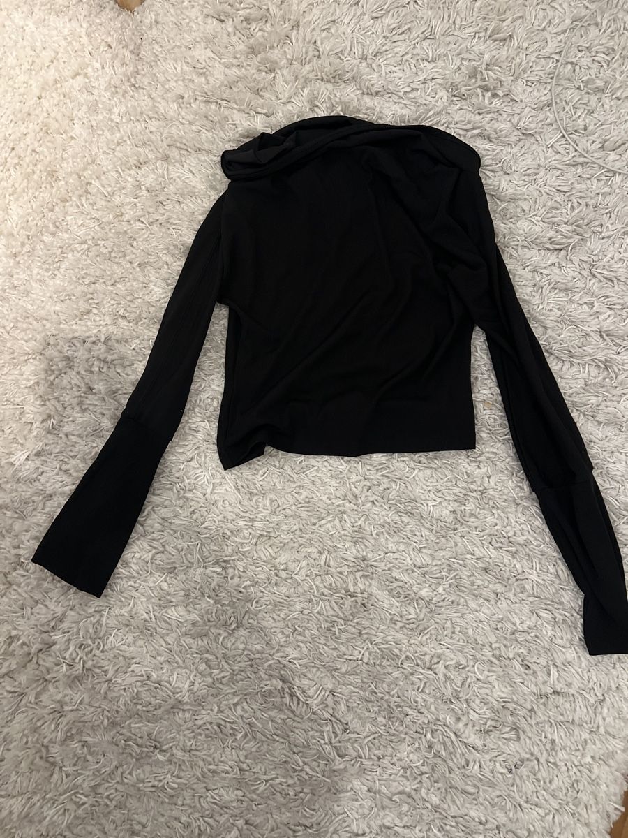 Top: Off shoulder langarm top Grösse 36 – Usato da Wettingen venduto da Jaaani