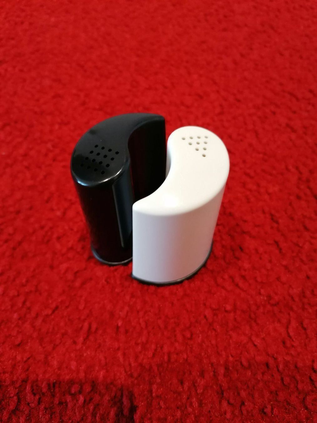 Küchengeräte: Pfeffer-Salz im Ying-Yang Design K-Stoff – Gebraucht aus Muri AG von goodmood17 1