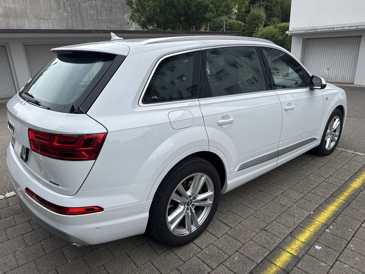 Audi Automobili: Audi Q7 3.0 tdi – Usato da Neuenhof venduto da Csercsitsgabi 5