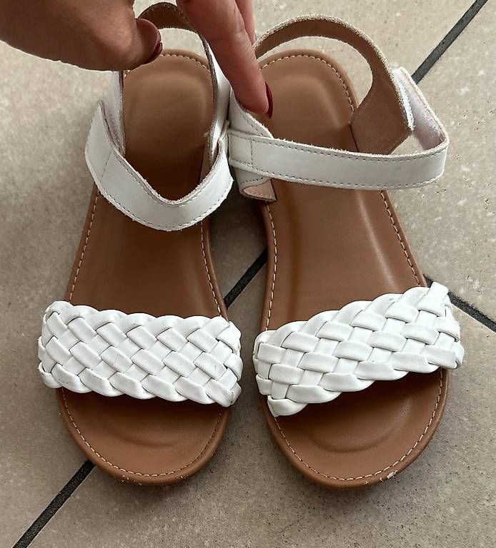 Scarpe per ragazze: Sandale blanc fille 32 – Usato da Renens VD venduto da mary184