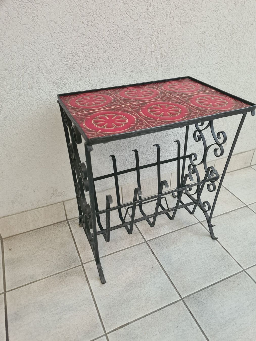 Tische: Table d'appoint fer forgé et carreaux rouges décorés – Gebraucht aus Monthey von 187-zeroo 3