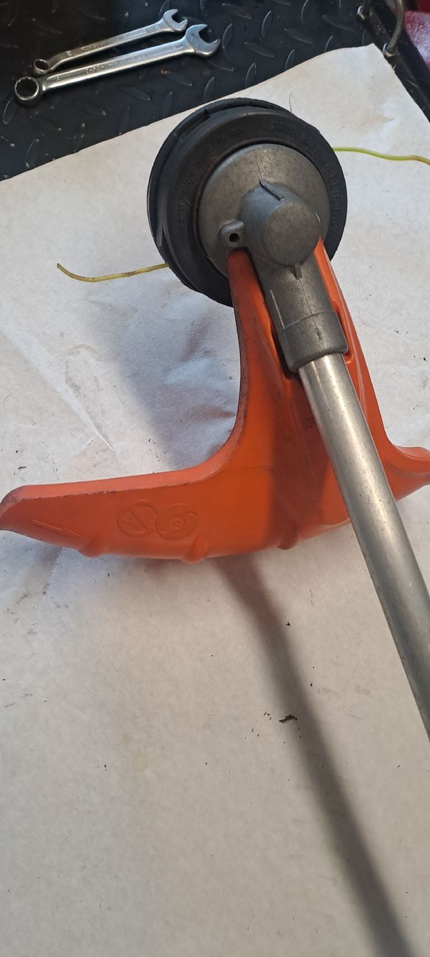 Stihl Rasenmäher: Stihl FS56R Rasentrimmer – Gebraucht aus Bilten von Zschweiz 2