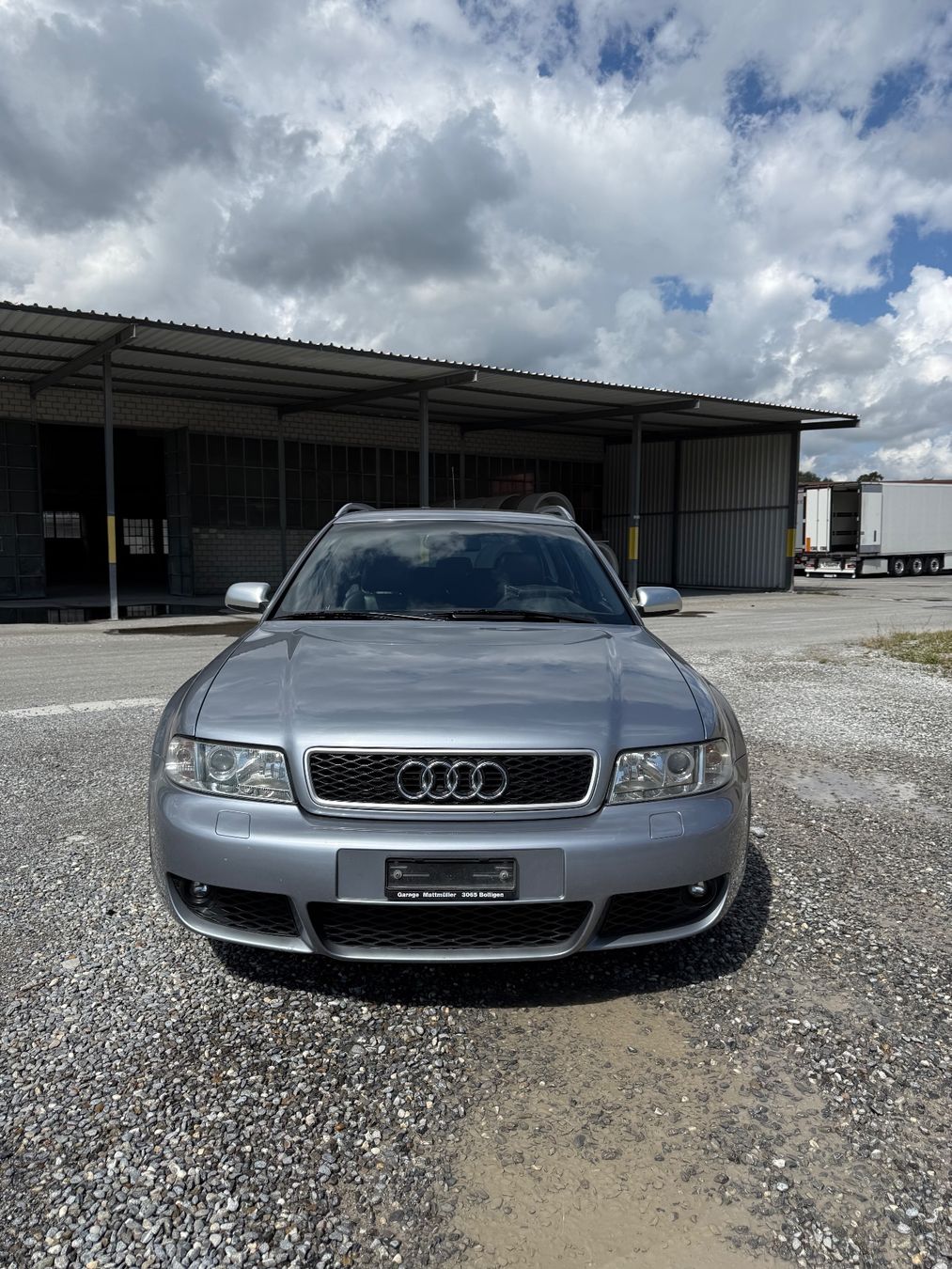 Audi Automobili: Audi RS4 B5 – Difettoso da Fahrni b. Thun venduto da Salzberger-FZH 1