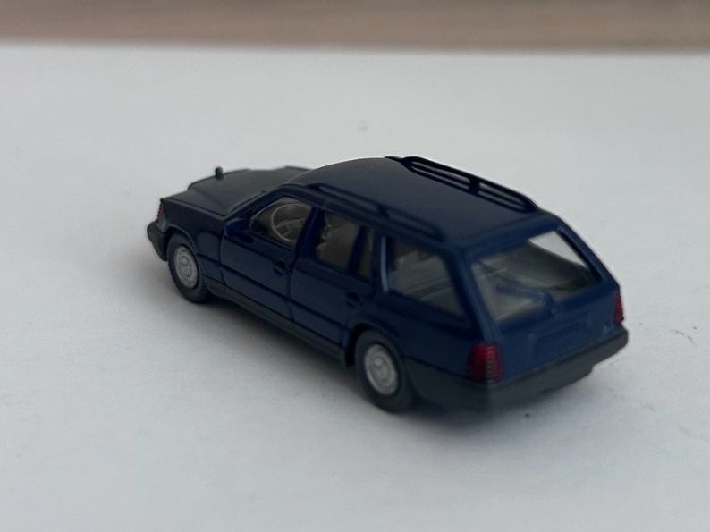 Wiking Modellautos: Wiking Mercedes-Benz 230 Te Combi – Gebraucht aus Goldach von Manyro55 3