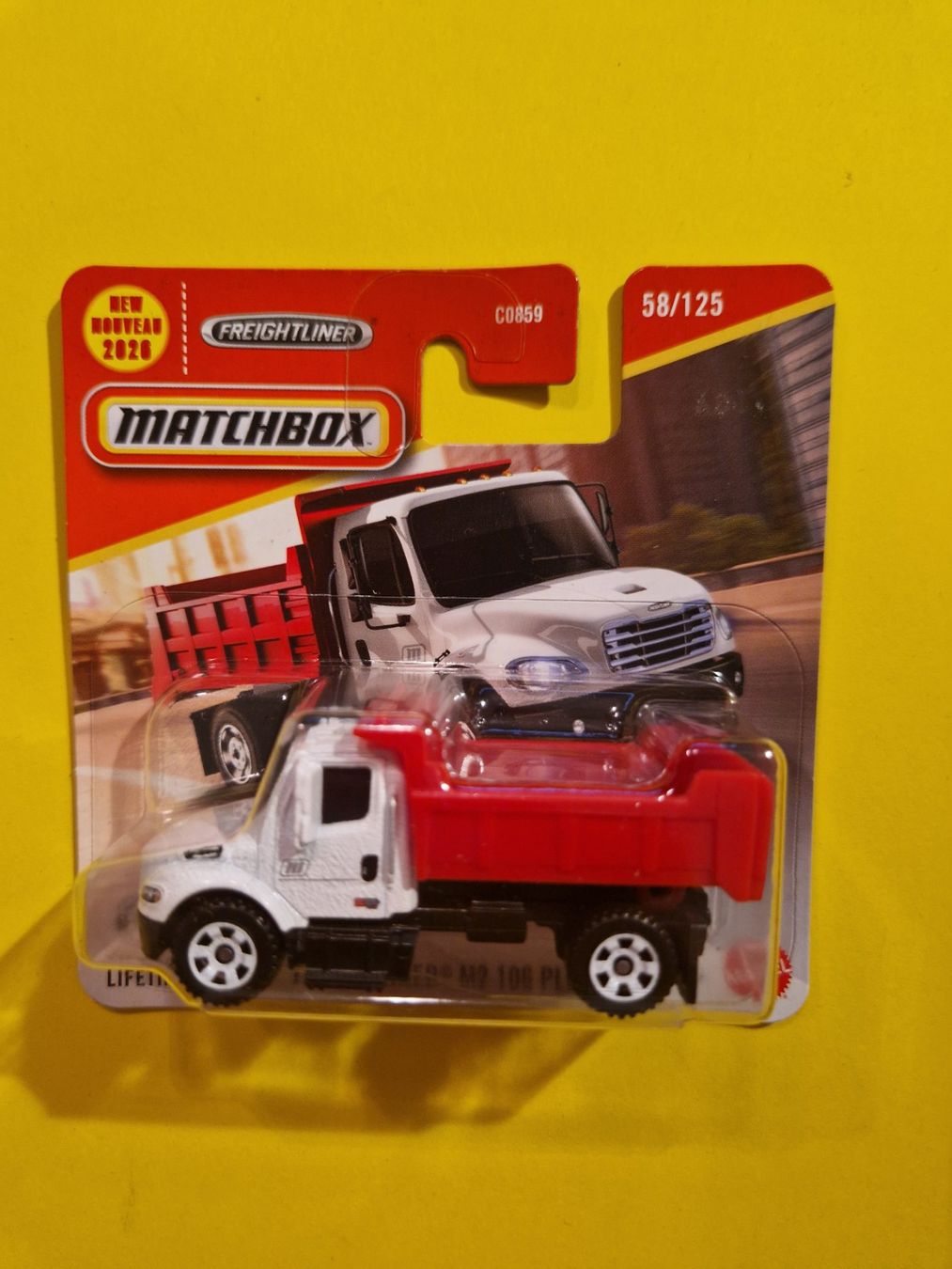 Matchbox Voitures modèles: Matchbox FREIGHTLINER M2 106 PLUS – Neuf avec emballage d'origine à Oftringen par Rotor