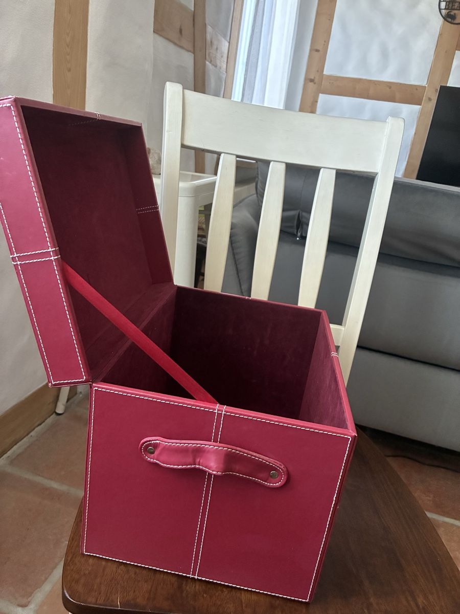 Interio Sonstige Dekorationen & Accessoires: Rote Kunstleder Truhen – Gebraucht aus Weiach von gabs_cdn 2