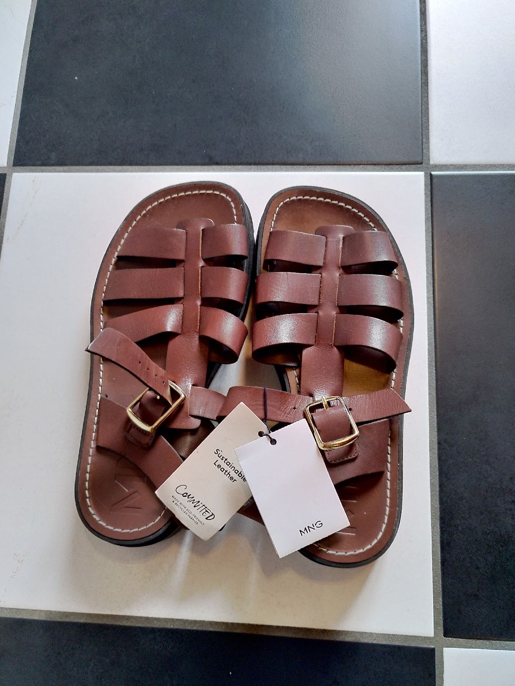 Mango Scarpe da donna: Sandales Mango neuves – Nuovo (secondo la descrizione) da La Neuveville venduto da aud_bt2b
