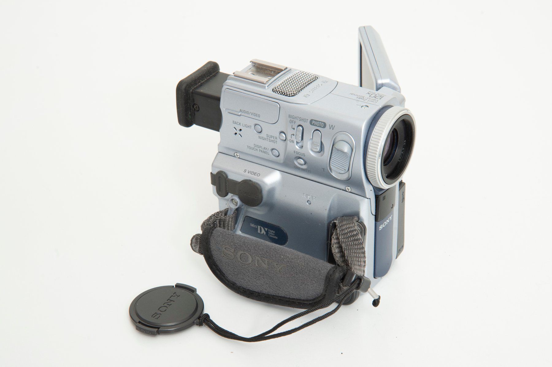 Sony Camcorder: Sony Handycam DCR-PC8E MiniDV – Gebraucht aus Lausanne von Phlox02 2