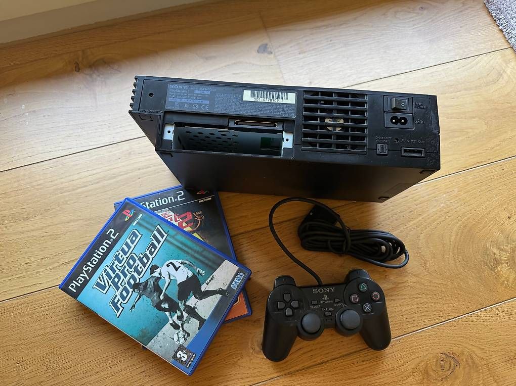 Sony Console: PlayStation 2 FAT + 2 Spiele + DualShock 2 – Usato da Horgen venduto da peterp 1