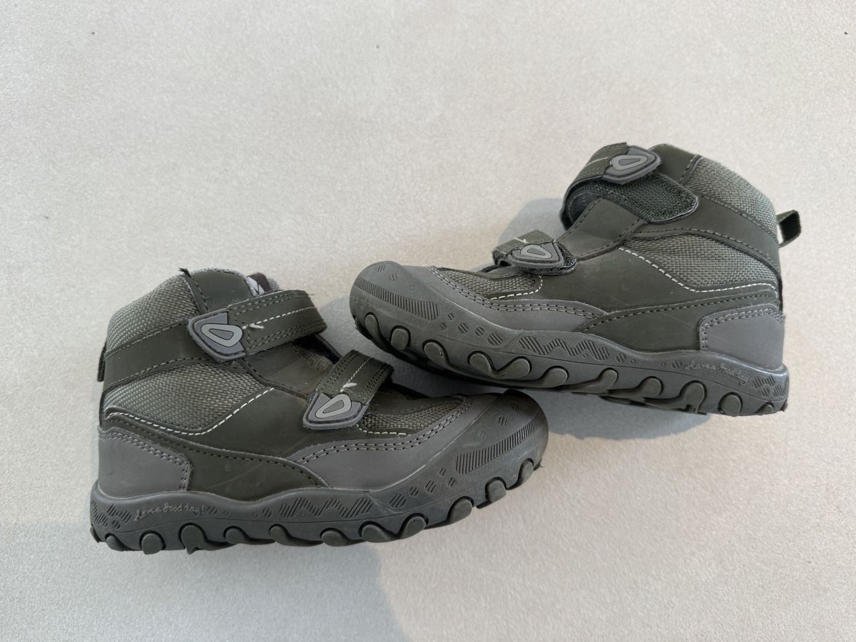 Scarpe per ragazzi: Kinderschuhe Grösse 27 – Usato da Bonaduz venduto da lut_6rts 1
