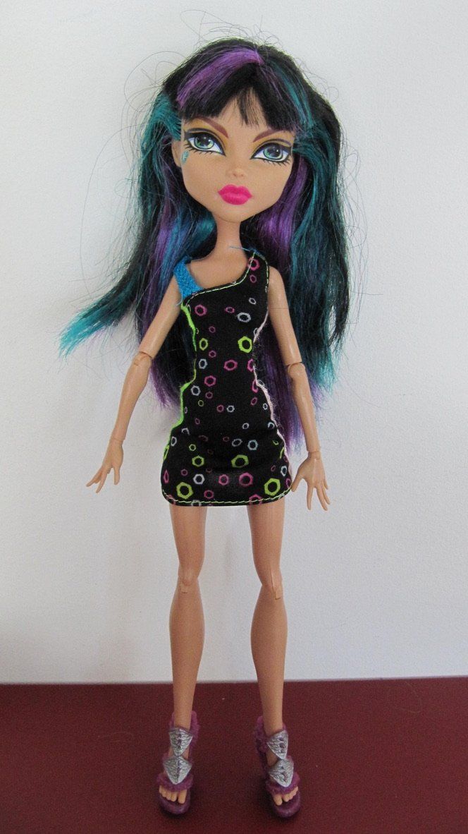 Poupées: Monster High "Cleo De Nile" Puppe – D'occasion à Brunnen par Kiwiland1