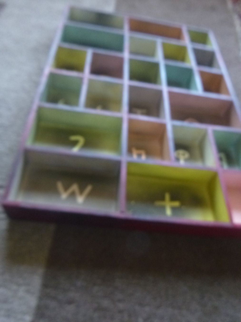 Foto & Immagini: Setzkasten mit phönizischem Alphabet – Usato da Diessenhofen venduto da farbschatten 2