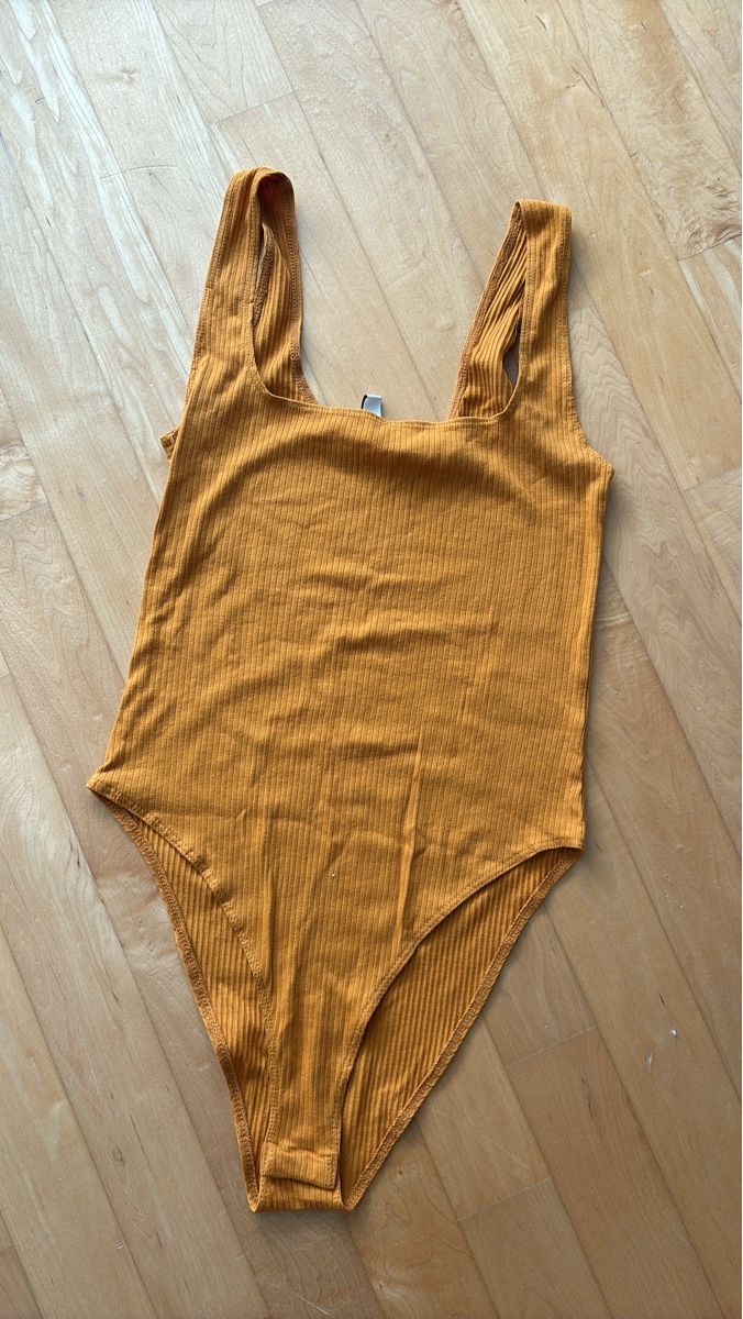 H&M Top: Body in Senfgelb, Grösse S – Nuovo (secondo la descrizione) da Zürich venduto da chi_2svv