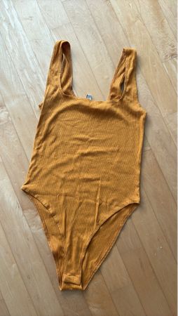 Body in Senfgelb, Grösse S