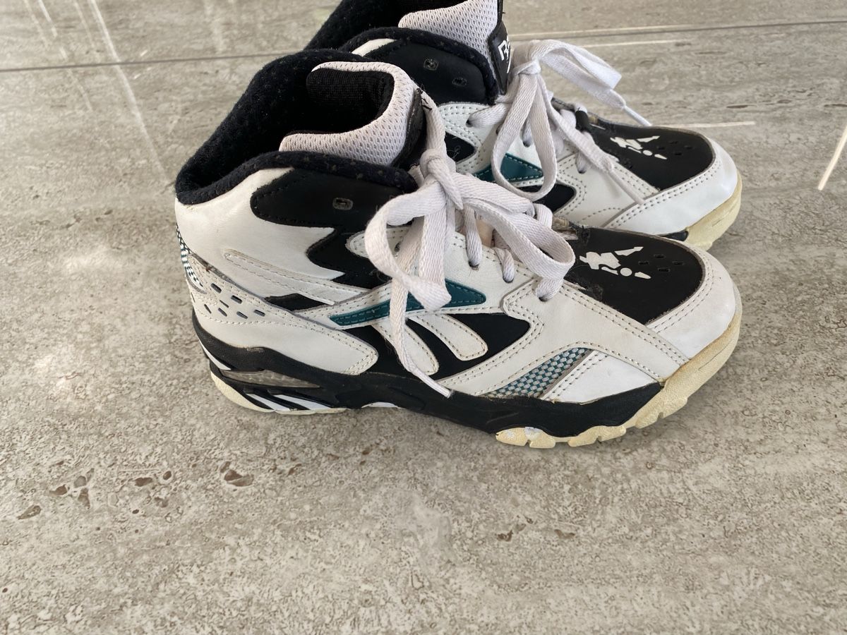 Reebok Schuhe für Jungen: Reebok Kinder Basketball Schuhe Gr 33  – Neu (gemäss Beschreibung) aus Birrwil von Bendegriz 2