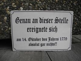 WITZIGES BLECHSCHILD