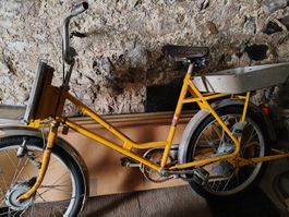 Altes Postvelo in gebrauchtem Zustand