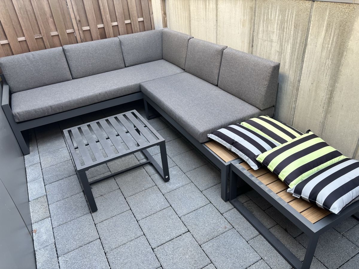 Gonser Divani: Lounge inkl. wetterfeste Rattanbox für Kissen – Nuovo (secondo la descrizione) da Buochs venduto da shivashila