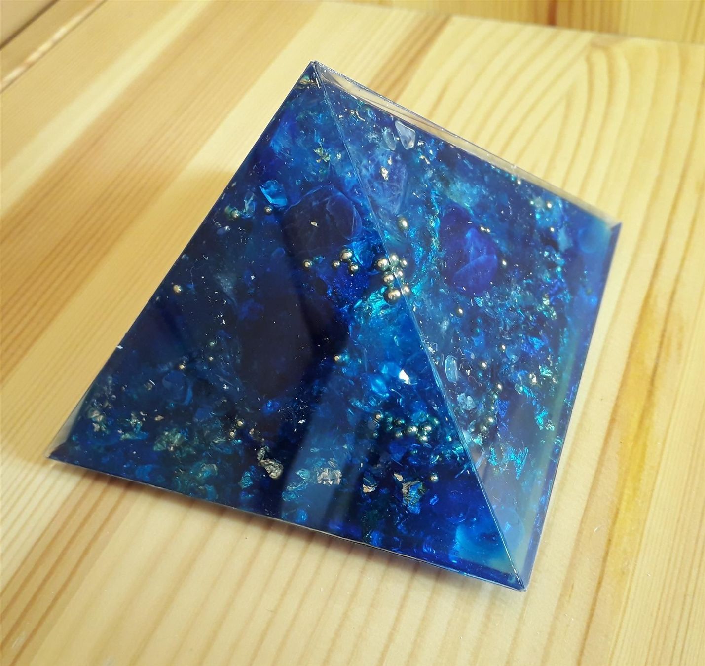 Pietre preziose: ORGONIT Pyramide Medium * dunkelblau – Nuovo e nell'imballaggio originale da Aeschi b. Spiez venduto da KRONLICHT 3