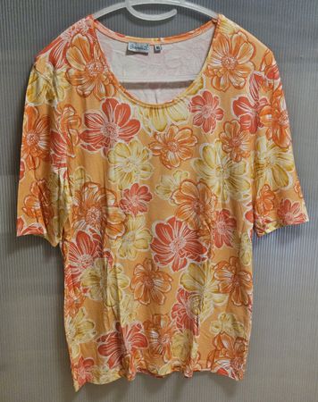 Shirt mit Blumendruck Gr. 40 - Gabriella K. - Spendenaktion