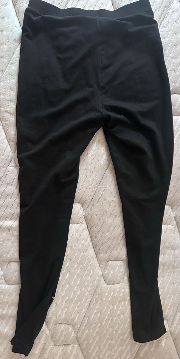 Shein Leggings: Legging noir déchiré taille S bon état – Neu (gemäss Beschreibung) aus Onex von ale_5fgb 1
