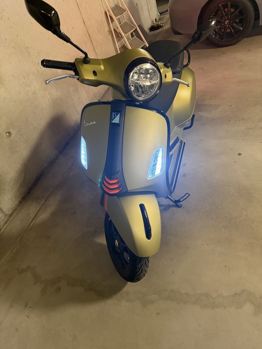 Piaggio Strasse: Vespa GTS 125 Roller mit Helm 2025 – Gebraucht aus Strengelbach von RaenAntikDesign 5
