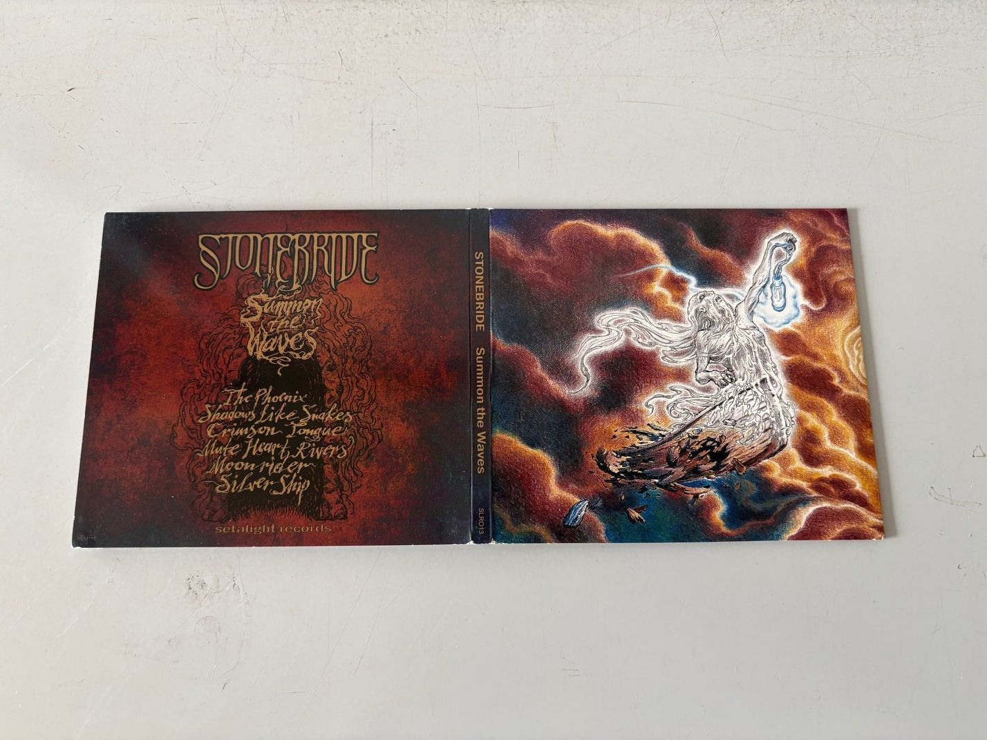 CD: STONEBRIDE - Summon The Waves CD Digipak defekt Stoner 2010 – Usato da Wiedlisbach venduto da Andrisa