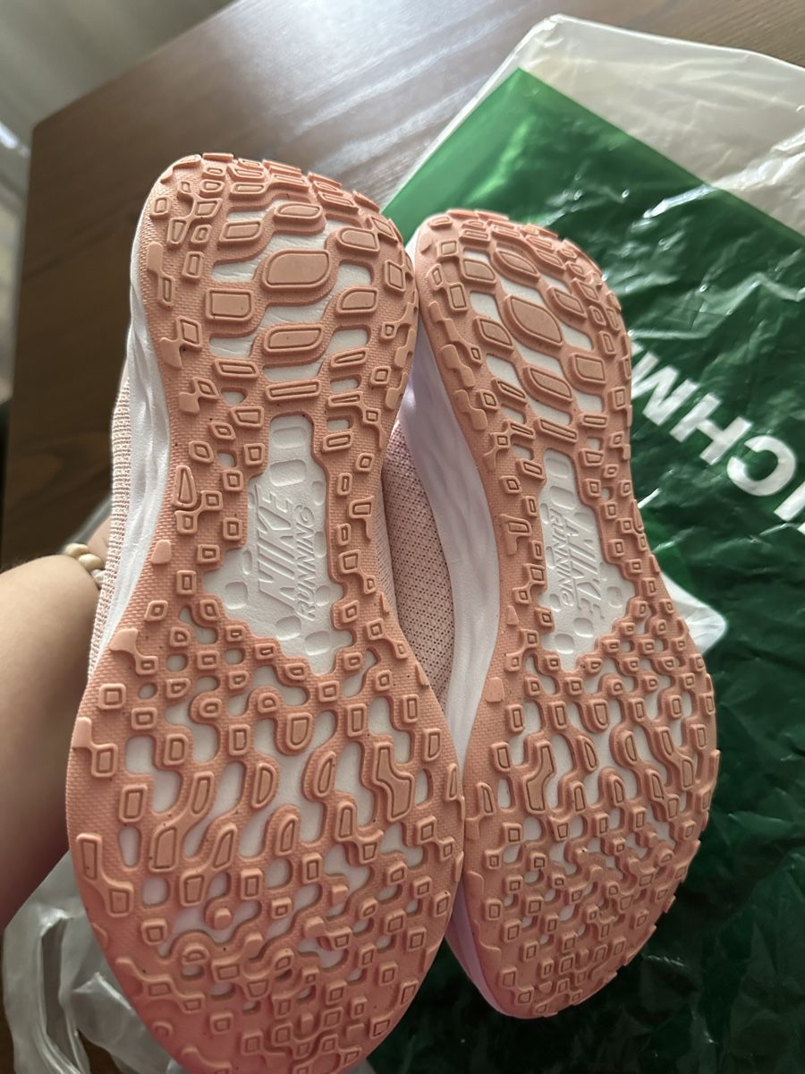 Chaussures filles: Nike Turnschuhe, Gr.38, hellrosa – D'occasion à Neuenhof par prada010 3