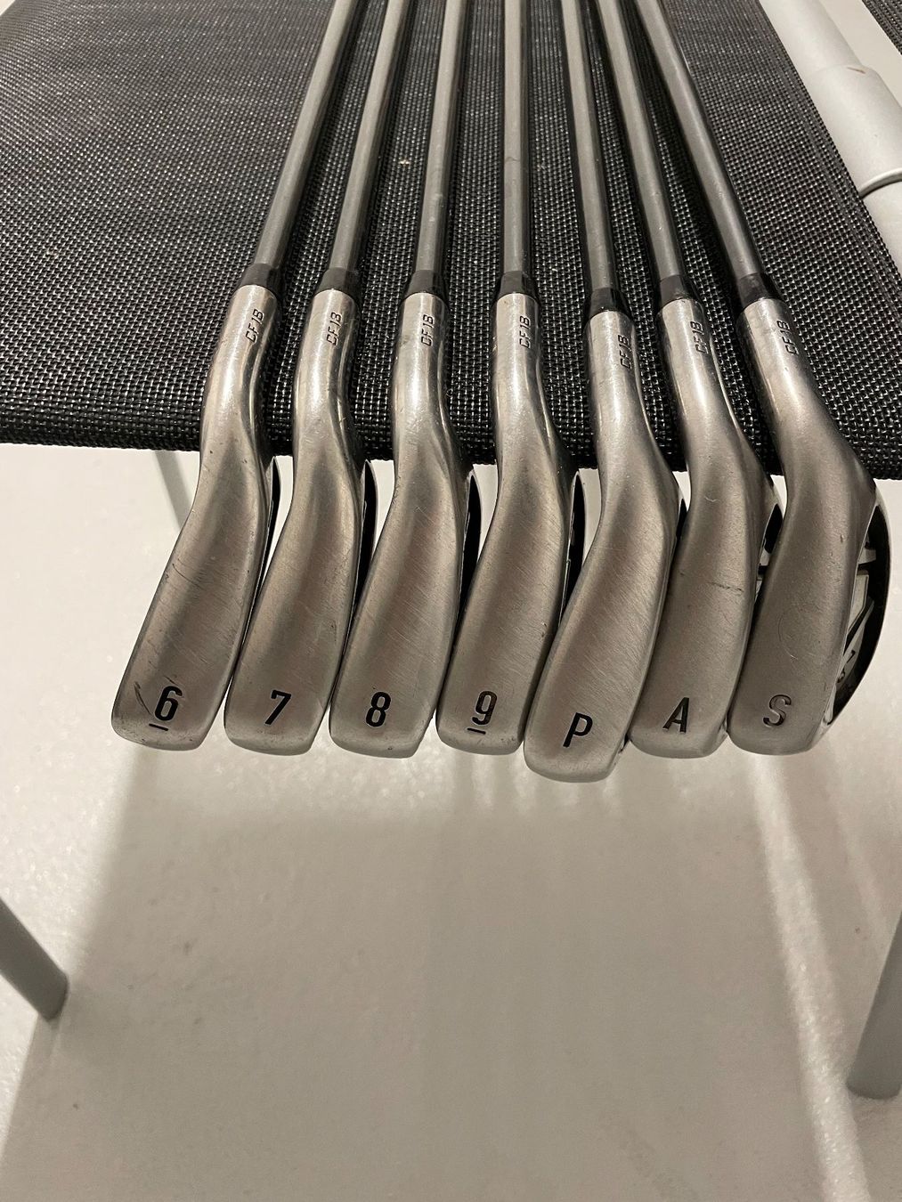Callaway Clubs & Sets: Callaway Rogue Eisenset Grafit RH – D'occasion à Zuzwil SG par Skotm