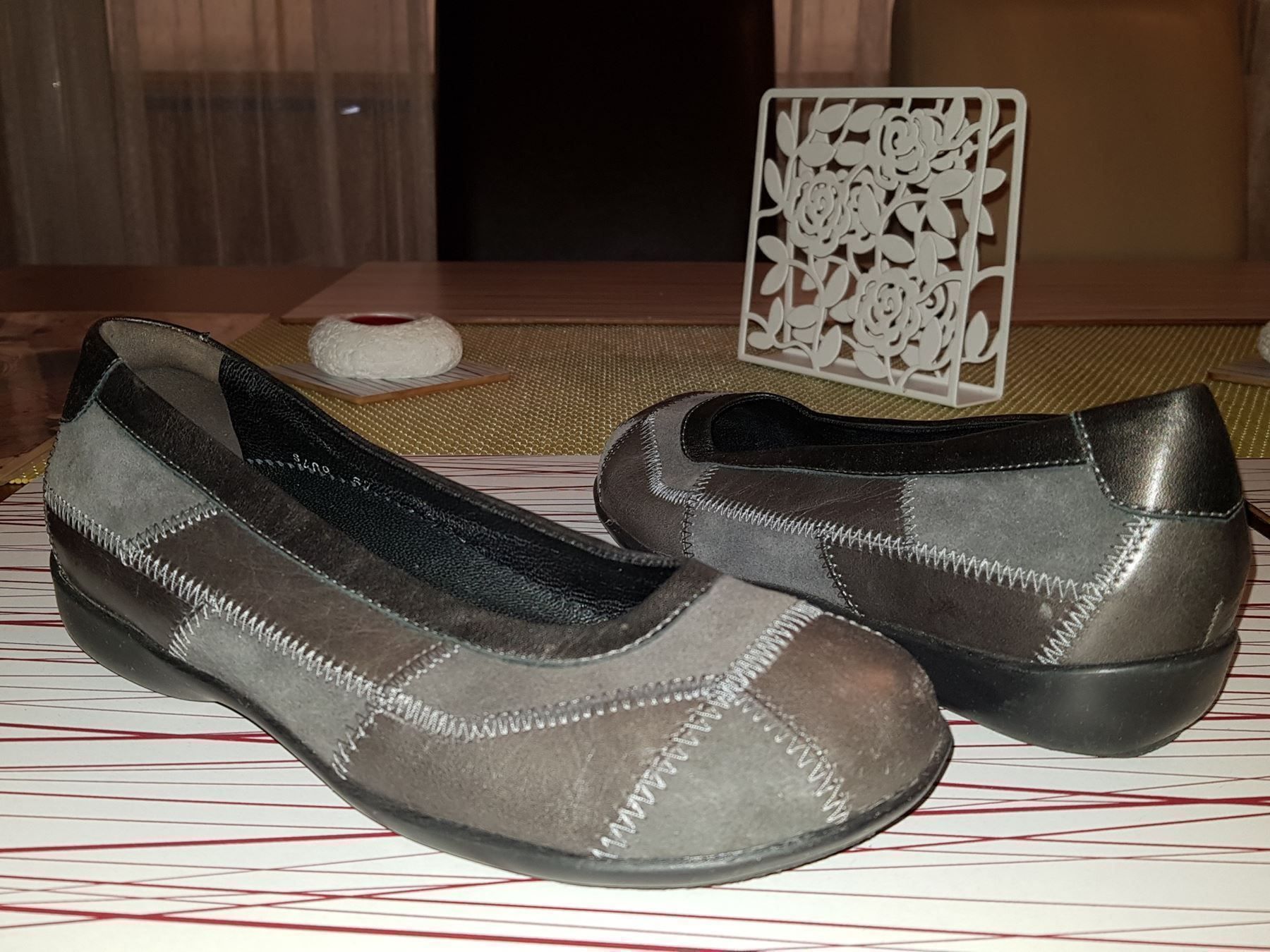 Scarpe da donna: LADYSKO Chaussures / Schuhe pointure / Nummer 36 – Usato da Cossonay-ville venduto da Super-Price-Quality 1