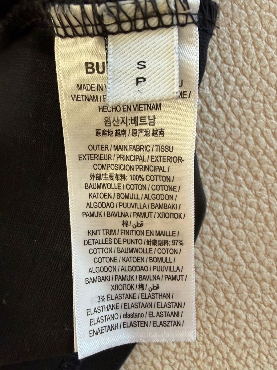 Burberry T-shirt: Burberry Tshirt Schwarz – Usato da Lachen SZ venduto da mima41 3