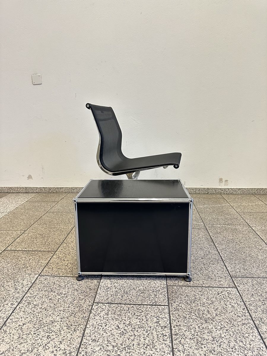 Eames Sedie: Vitra Bürostuhl Eames EA 107 Netz – Usato da Grenchen venduto da Design-Outlet 5