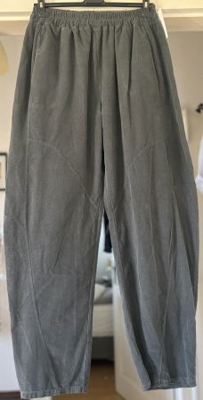 PANTALONS EN FIN VELOURS! M NOUVEAUTÉ 2026/27