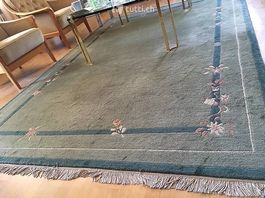 Großer Nepal/Tibet-Teppich, Pastell-grün, gut erhalten.