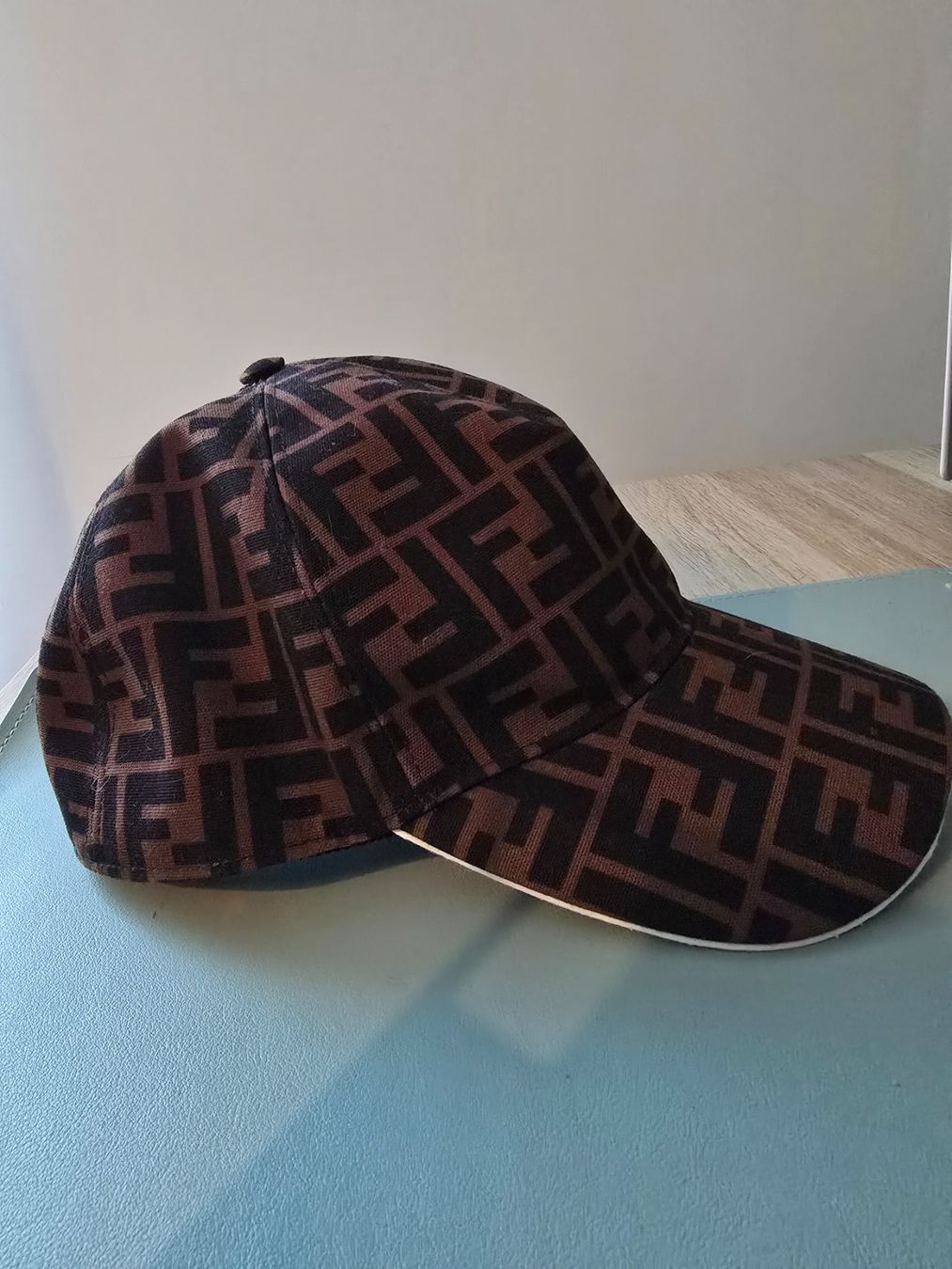 Fendi Copricapi, berretti & cappellini: Fendi Cap / Mütze – Usato da Gommiswald venduto da foundandreloved